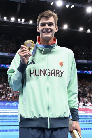 Párizs 2024 - Úszás - Kós Hubert aranyérmet nyert 200 háton
