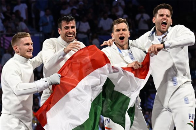 Párizs 2024 - Vívás - Aranyérmes a magyar férfi párbajtőrcsapat