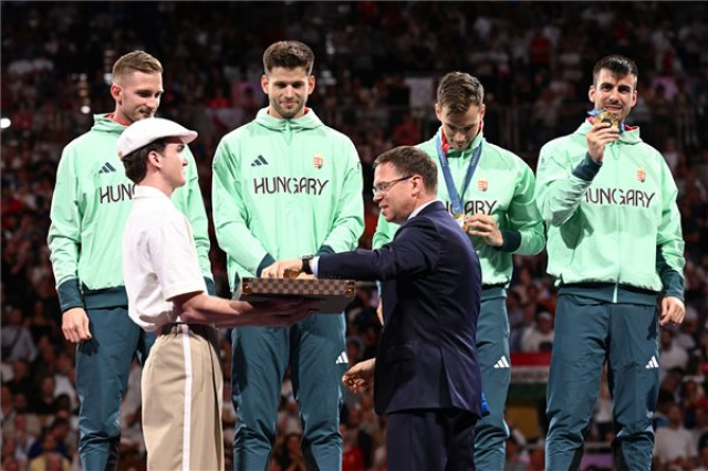Párizs 2024 - Vívás - Aranyérmes a magyar férfi párbajtőrcsapat