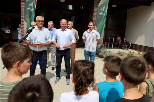 Honvédelmi sporttáborban Újfehértón