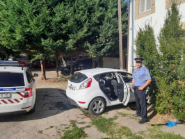 2 éves gyermeket mentettek a szegedi rendőrök