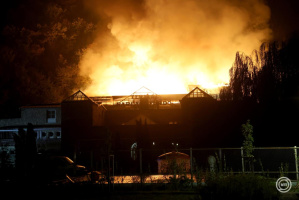 Ég a Miskolctapolca Barlangfürdő tetőszerkezete