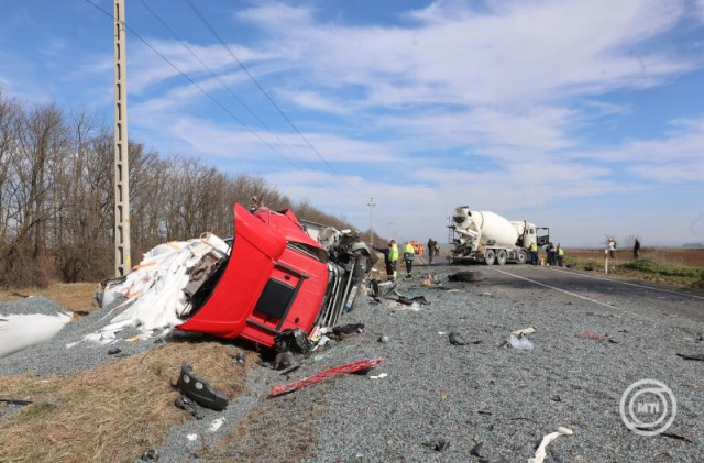 Baleset a 3-as főúton Felsőzsolcánál