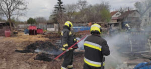 Melléképület gyulladt ki Sándorfalván