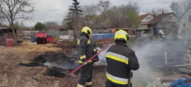 Melléképület gyulladt ki Sándorfalván