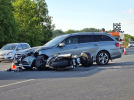 Motoros ütközött személyautóval a 47-es főúton