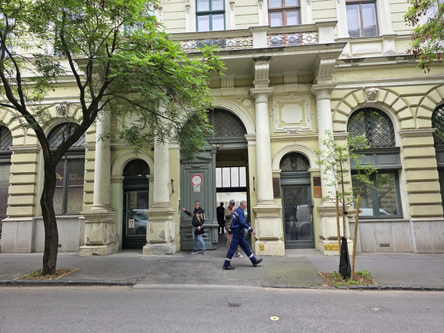 Helyszínelők a Deák Ferenc utcában