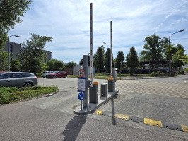 Fizetős parkolás az újklinika mellett