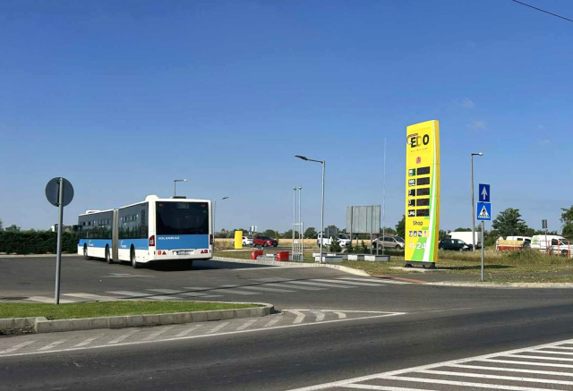Autóbusz és személyautó ütközött a Dorozsmai úton