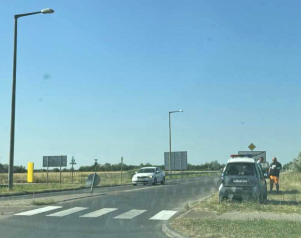 Autóbusz és személyautó ütközött a Dorozsmai úton