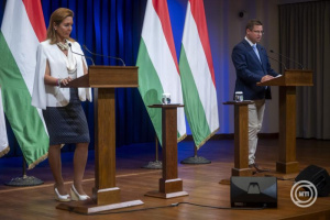 Gulyás Gergely - Vitályos Eszter kormányinfó