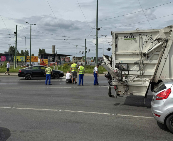 Motoros szenvedett balesetet a Rókusi körúti körforgalomban