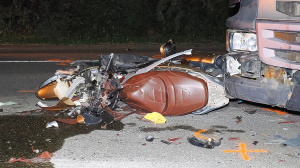 Motoros ütközött kamionnal a röszkei határátkelőhely közelében