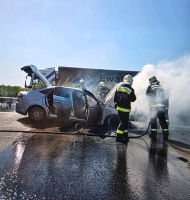 Kigyulladt egy Ford az M5-ös autópályán