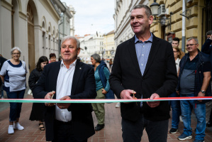 Varga-Mihály-és Botka-László-szalag-átvágása