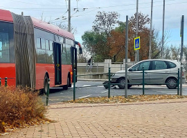 Trolibusz és személyautó ütközött a Tisza Lajos körúton