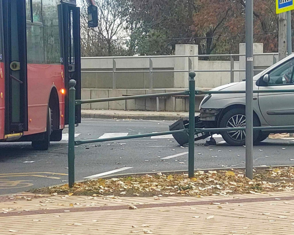 Trolibusz és személyautó ütközött a Tisza Lajos körúton