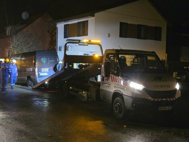 Villanyoszlopnak ütközött egy kisteherautó Szegeden