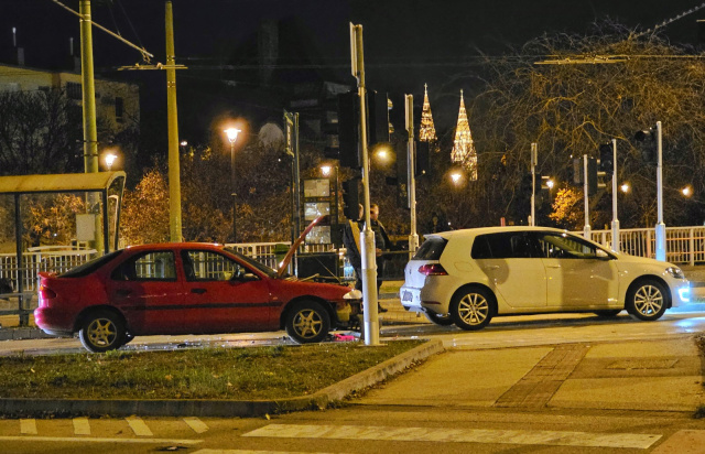 Baleset a Belvárosi híd újszegedi hídfőjénél