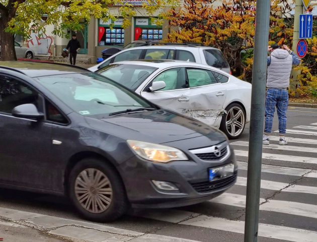 Baleset a Rózsa utca és a Csongrádi sgt. kereszteződésében