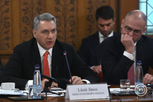 Lázár-János