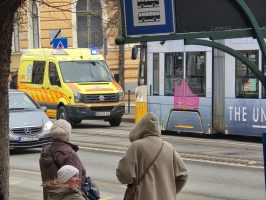 Rosszul lett egy utas a 3-as villamoson