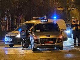 Taxi és futár ütközött az Anna kútnál