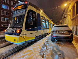 Személyautó koccant vasútvillamossal