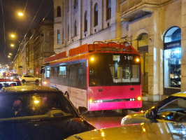 Trolibusz a Nagy Jenő utcában
