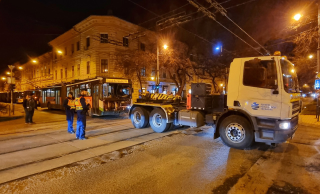 Trolibuszok ütköztek a Tisza Lajos körúton