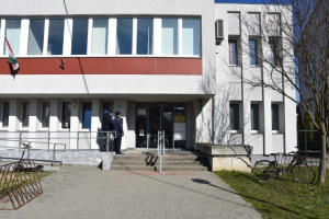 Hivatali-dolgozóra-támadt