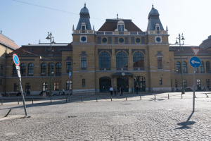 Indoház-tér