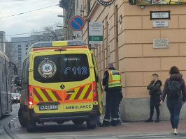 Gyalogost gázolt egy autós a Somogyi utcában