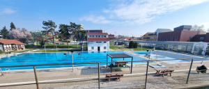 Kültéri medence