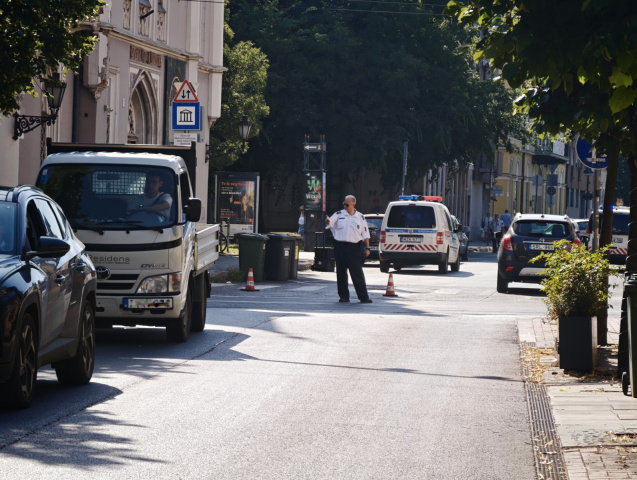 Gyalogost ütött el egy autós a Kelemen utcában