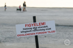 Fürödni tilos