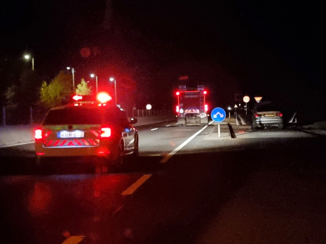 Kiégett egy BMW a 47-es föút Szeged és Algyő közötti szakaszán