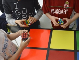 A magyar kreativitás napja - Rubik-kocka programok a Design Terminálban