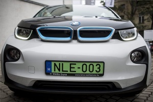 Zöld rendszámot kapnak az elektromos meghajtású autók