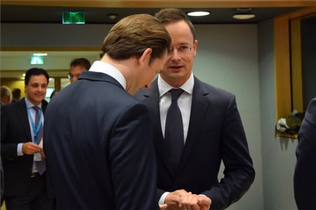 Szijjártó Péter az EU külügy- és védelmi miniszteri tanácskozásán