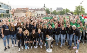 A Bajnokok Ligájában győztes Győri Audi ETO női kézilabdacsapatát ünnepelték Győrben 