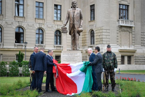 Felavatták Klebelsberg Kunó szobrát Debrecenben