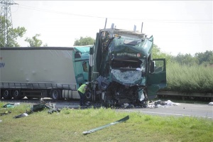 Halálos kamionbaleset történt az M5-ösön Táborfalvánál 