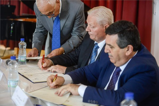 Budapest és Betlehem közötti testvérvárosi megállapodást írt alá Tarlós István