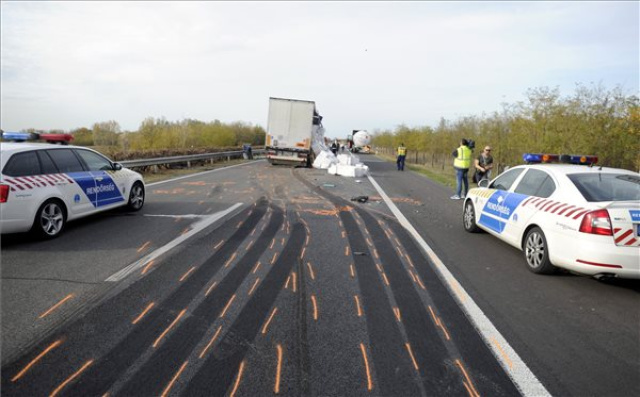 Halálos baleset az M5-ösön Újhartyánnál