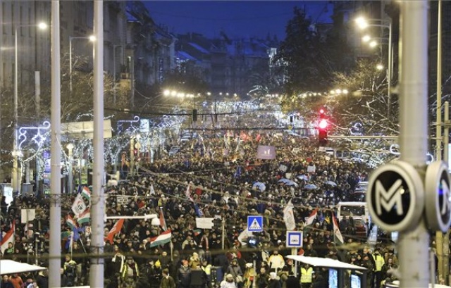 Kormányellenes demonstráció Budapesten