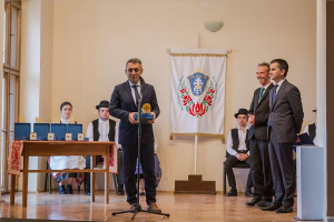 Marosvásárhelyi iskolaügy - Rákóczi-díjjal köszönték meg az iskola újraindításához nyújtott segítséget
