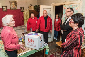 Húsvéti segélycsomagokkal támogatja a rászorulókat Kárpátalján a Katolikus Karitász