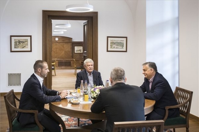 Orbán Viktor fogadta az UEFA elnökét