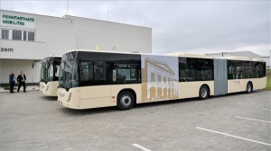 Új, csuklós autóbuszokat kapott Debrecen